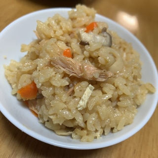 ツナでコクアップ♫翌日も美味しい炊き込みご飯